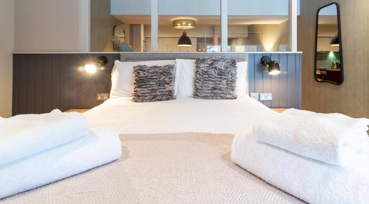 The Lawrance Luxury Aparthotel - ฮาร์โรเกต ภายนอก รูปภาพ