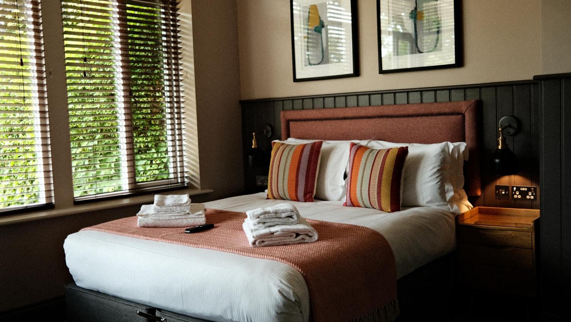 The Lawrance Luxury Aparthotel - ฮาร์โรเกต ภายนอก รูปภาพ