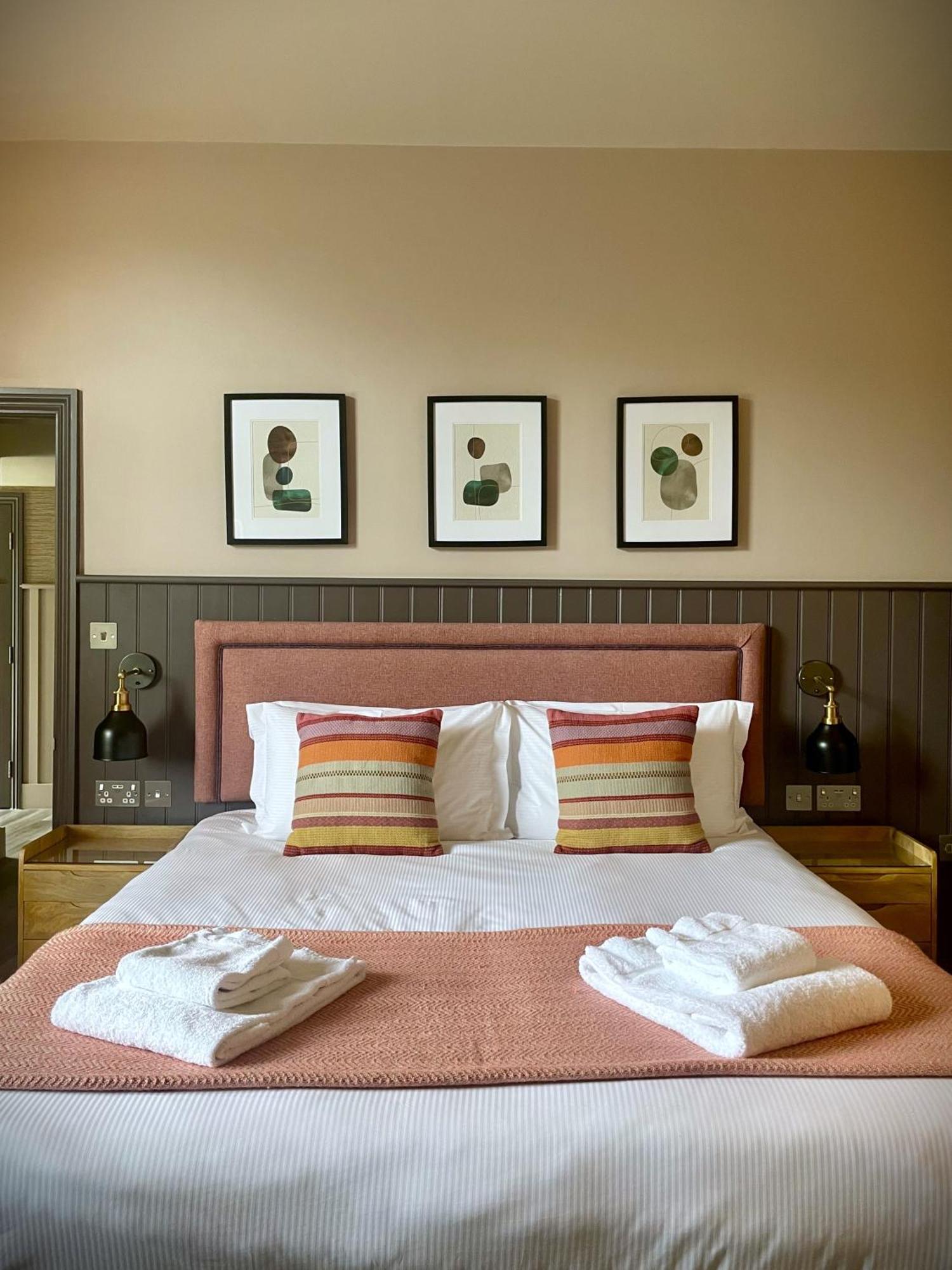 The Lawrance Luxury Aparthotel - ฮาร์โรเกต ภายนอก รูปภาพ