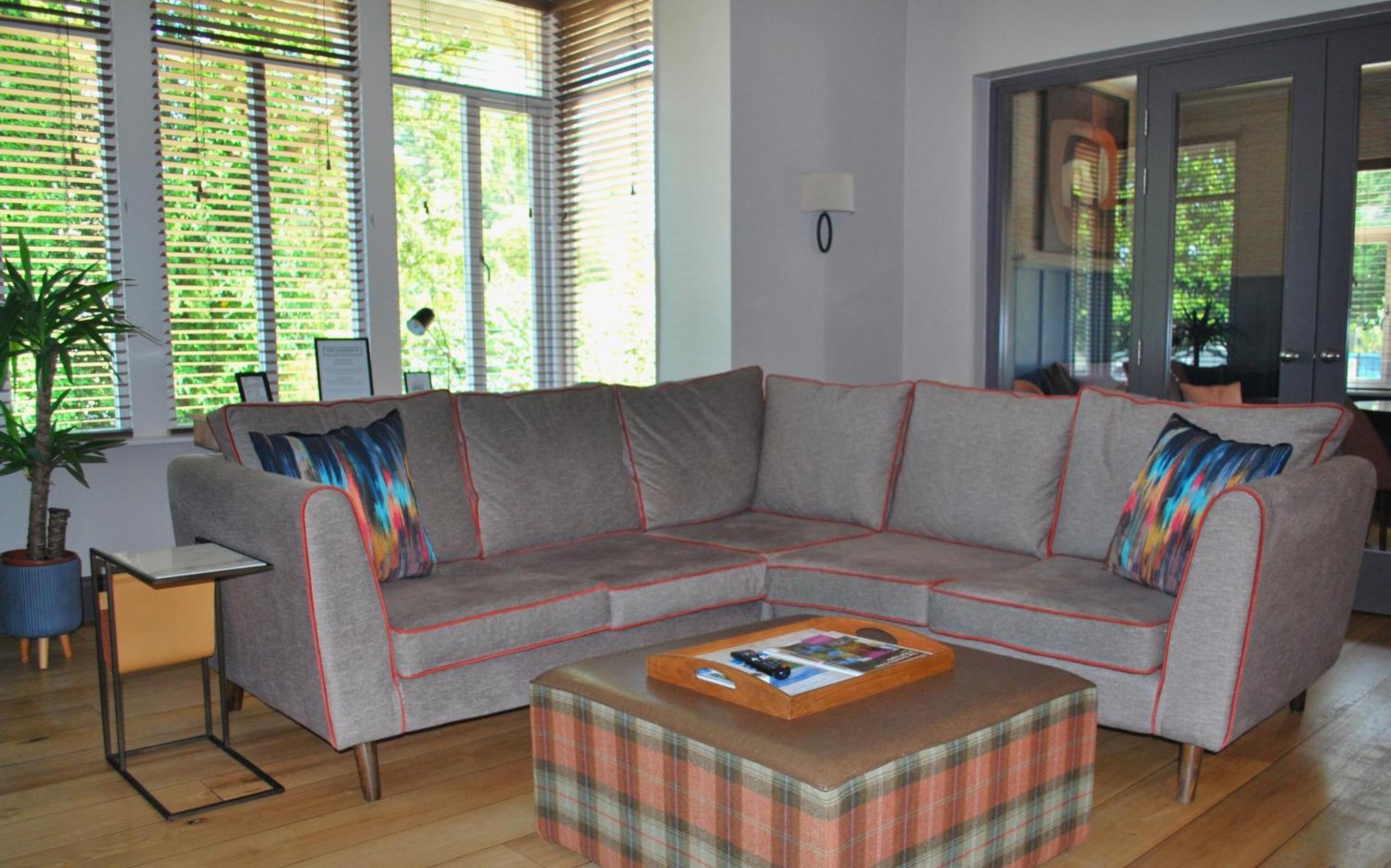 The Lawrance Luxury Aparthotel - ฮาร์โรเกต ภายนอก รูปภาพ
