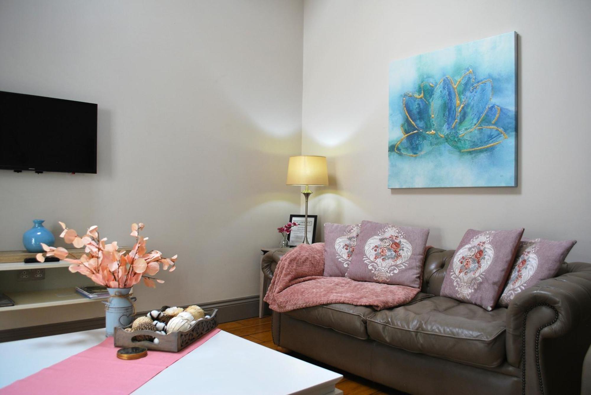 The Lawrance Luxury Aparthotel - ฮาร์โรเกต ภายนอก รูปภาพ