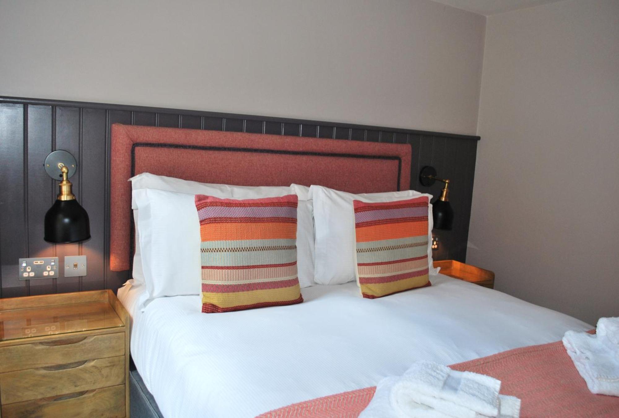 The Lawrance Luxury Aparthotel - ฮาร์โรเกต ภายนอก รูปภาพ